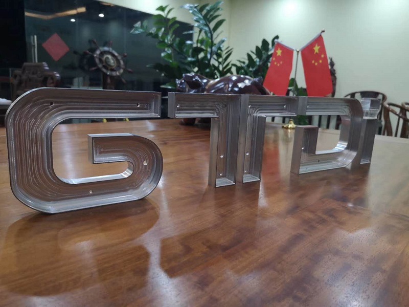 用数控铝板雕刻机如何切割铝？